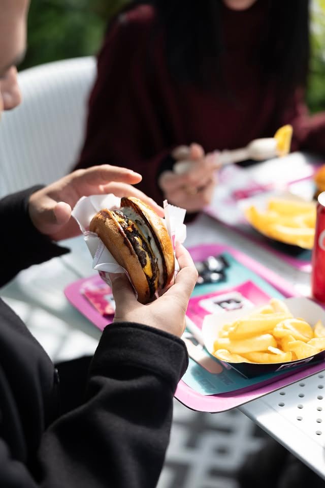Outdoor burger
